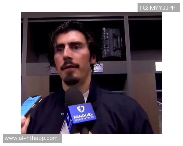 哈克斯称赞拉松为球队活力担当13中9砍下21分表现出色 哈克斯称赞拉松为球队活力担当13中9砍下21分表现出色